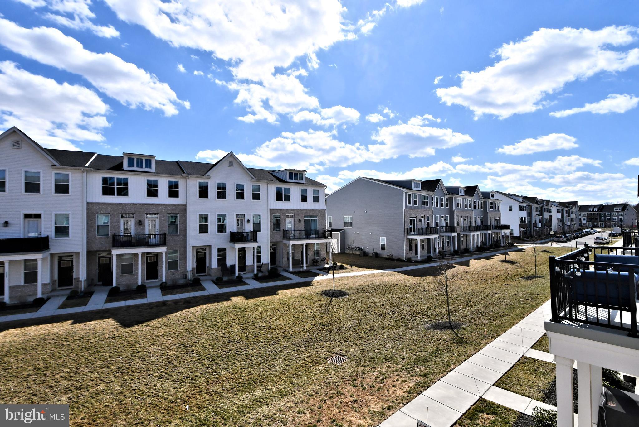 STEELPOINTE - Residential