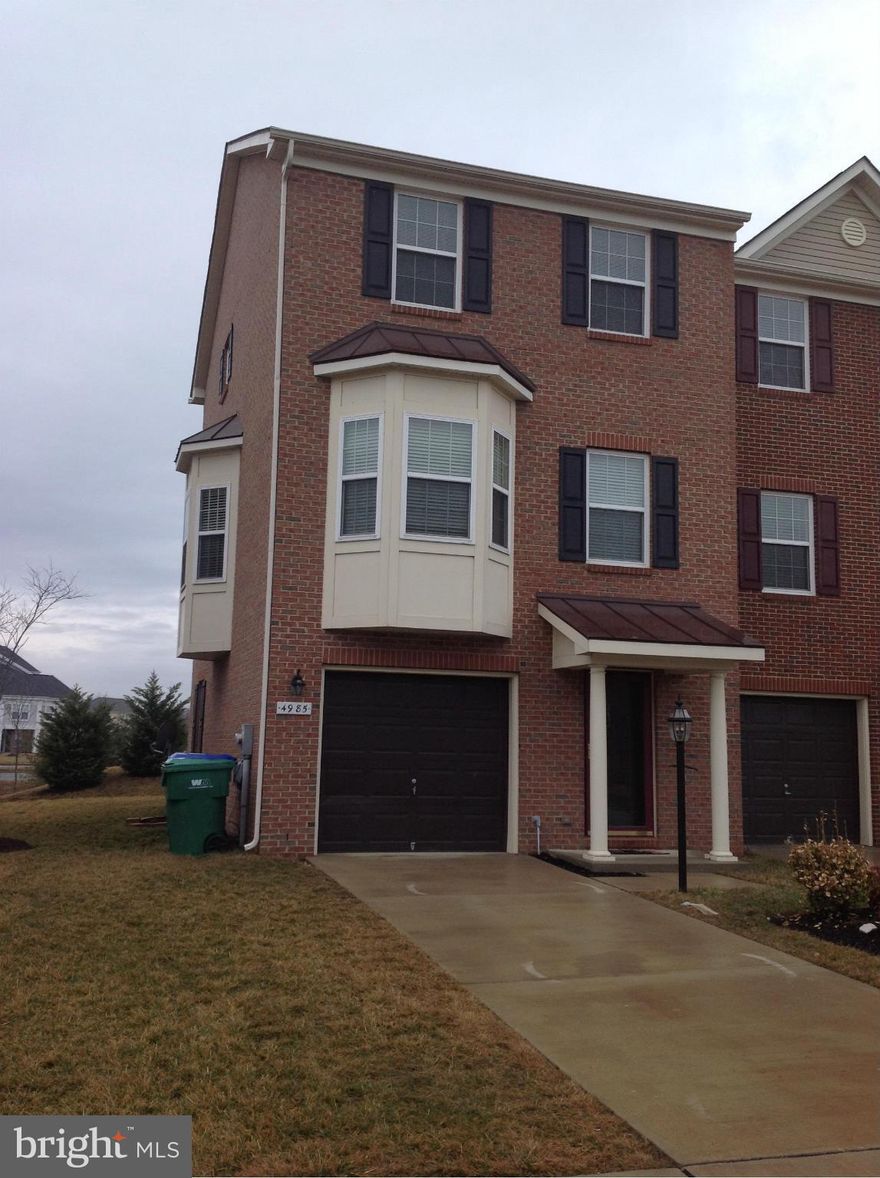 Well Kept end unit Townhouse Rental. Features 3 bedrooms, 2.5 bath, 1 car garage, large living room, eat in kitchen, kitchen island, master bath and walk-in closet. Neighborhood features play grounds, community center, and pool. Close to shopping, Blue Crabs Stadium, restaurants and more. No smoking in unit and pets case by case.