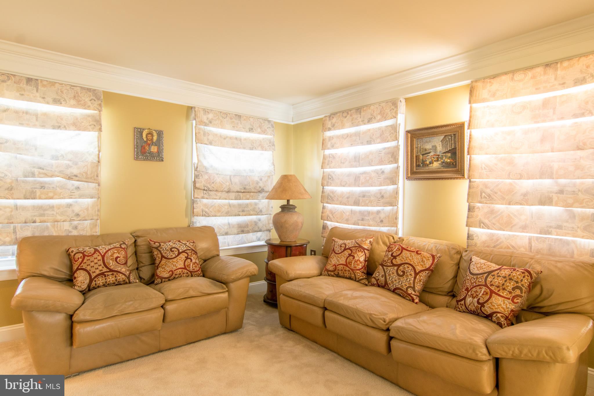 MEADOW BROOK - Residential