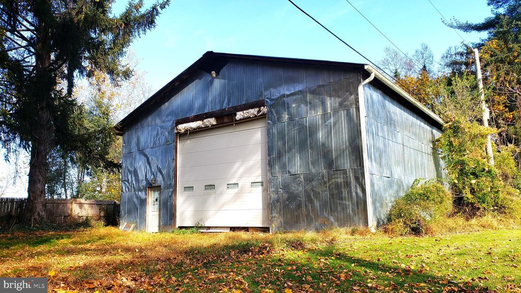 Photo of 1225 Willow Street Pike, Lancaster, PA 17602 (MLS # PALA2043972)