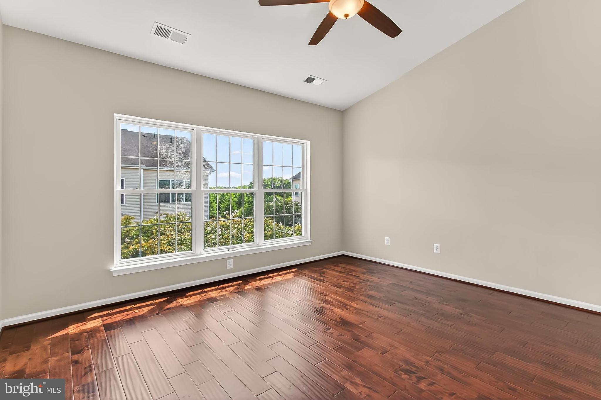 SOUTH RIDING - Residential Lease