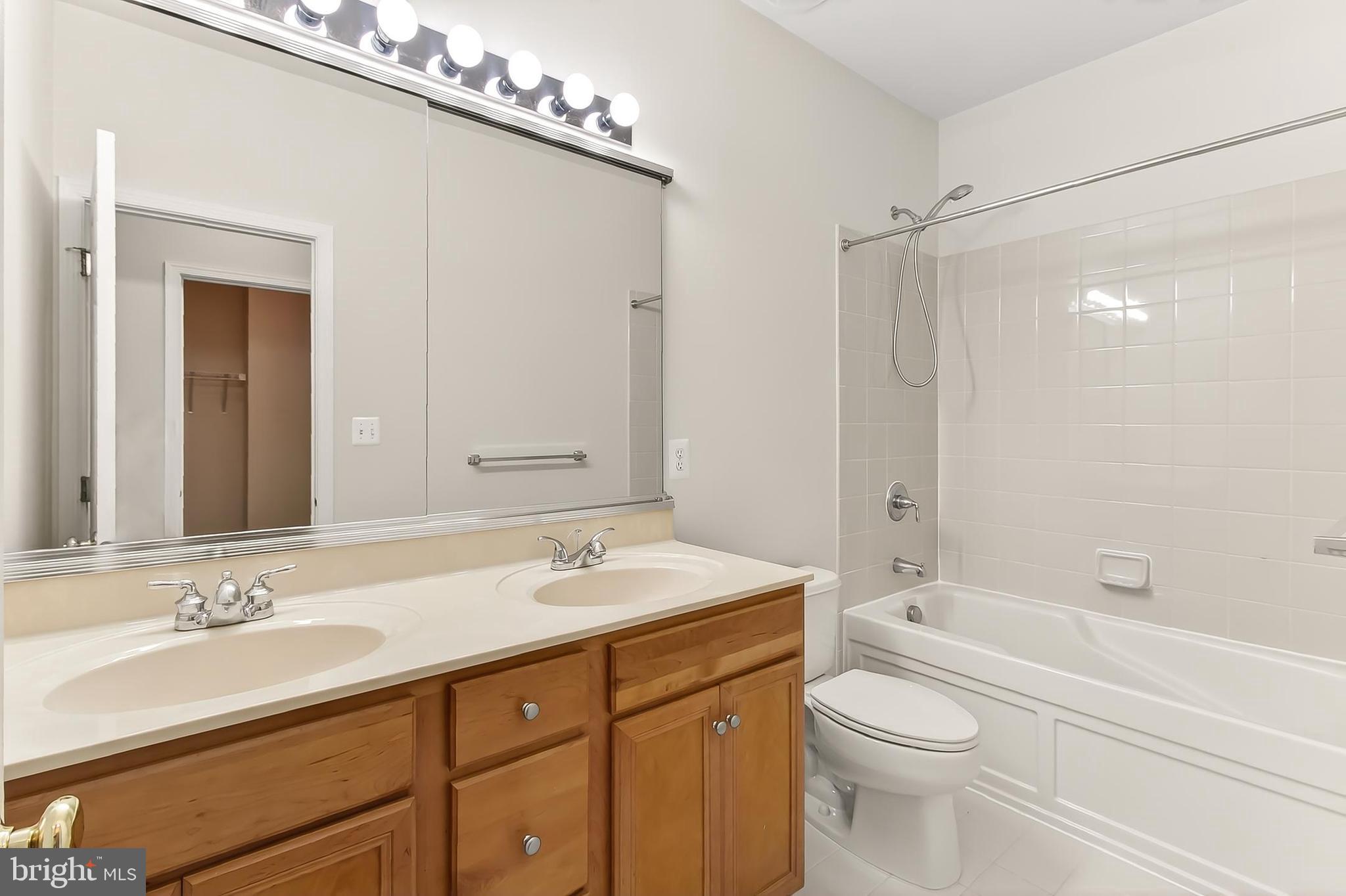 SOUTH RIDING - Residential Lease