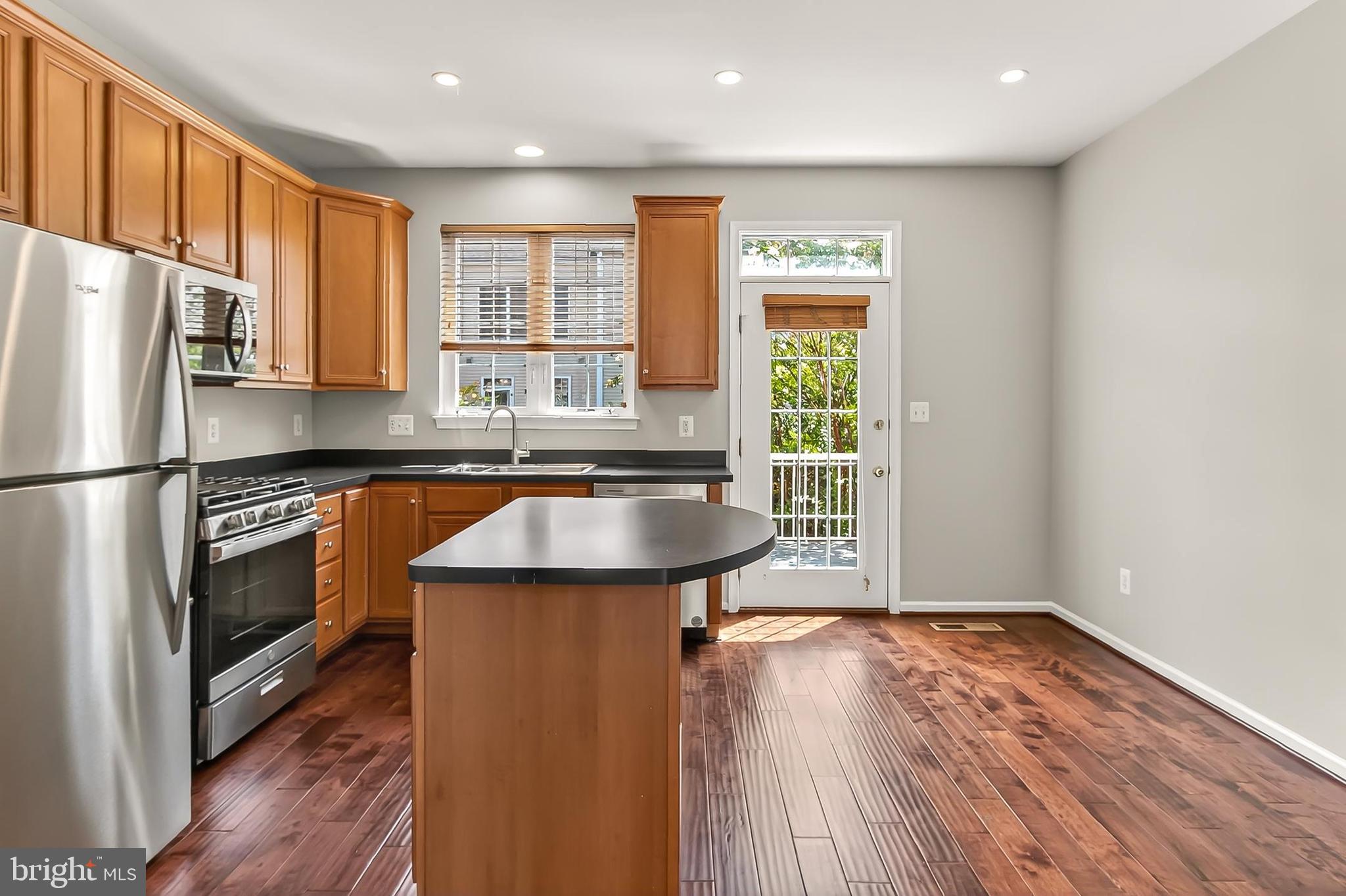 SOUTH RIDING - Residential Lease