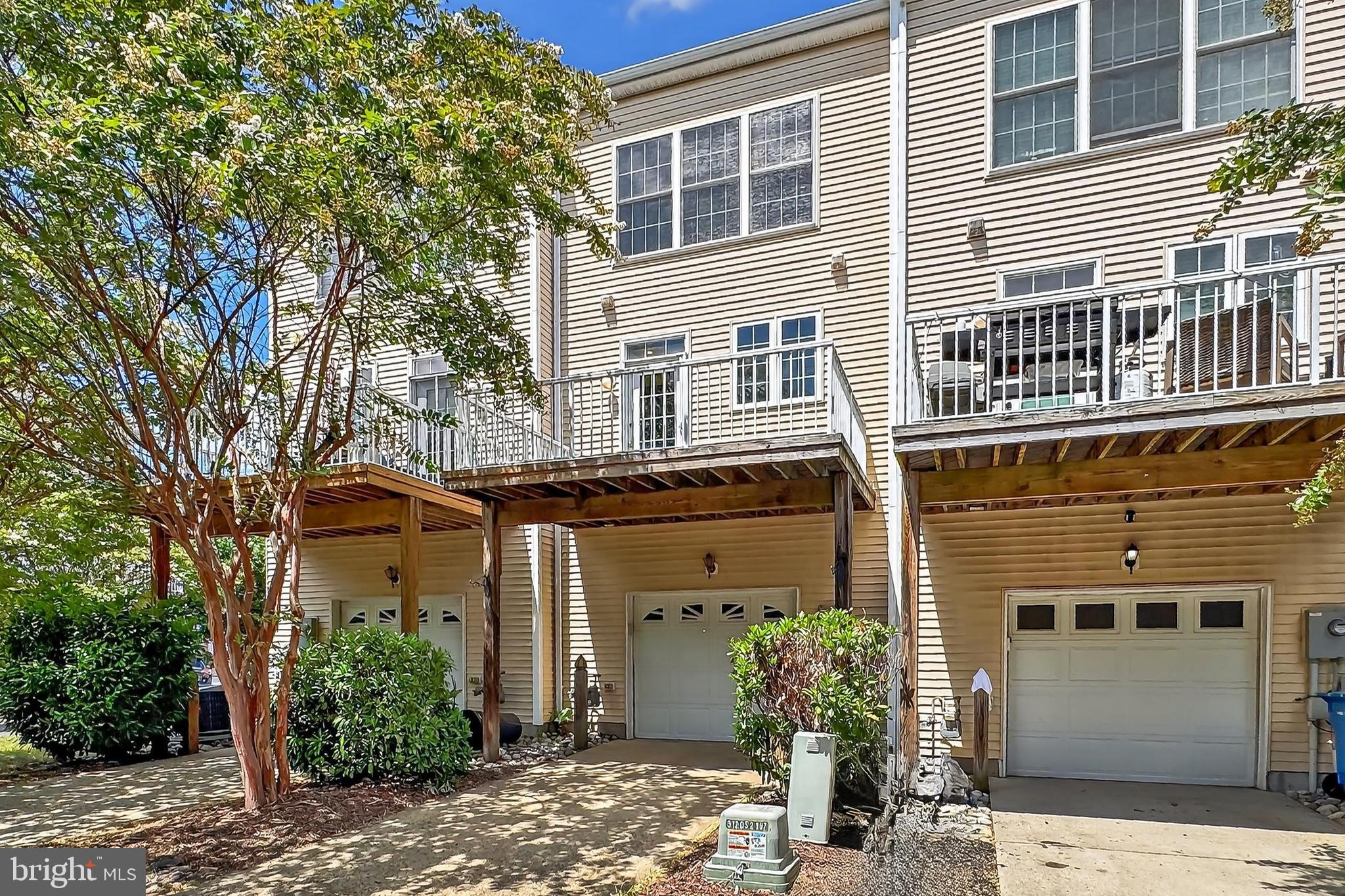 SOUTH RIDING - Residential Lease