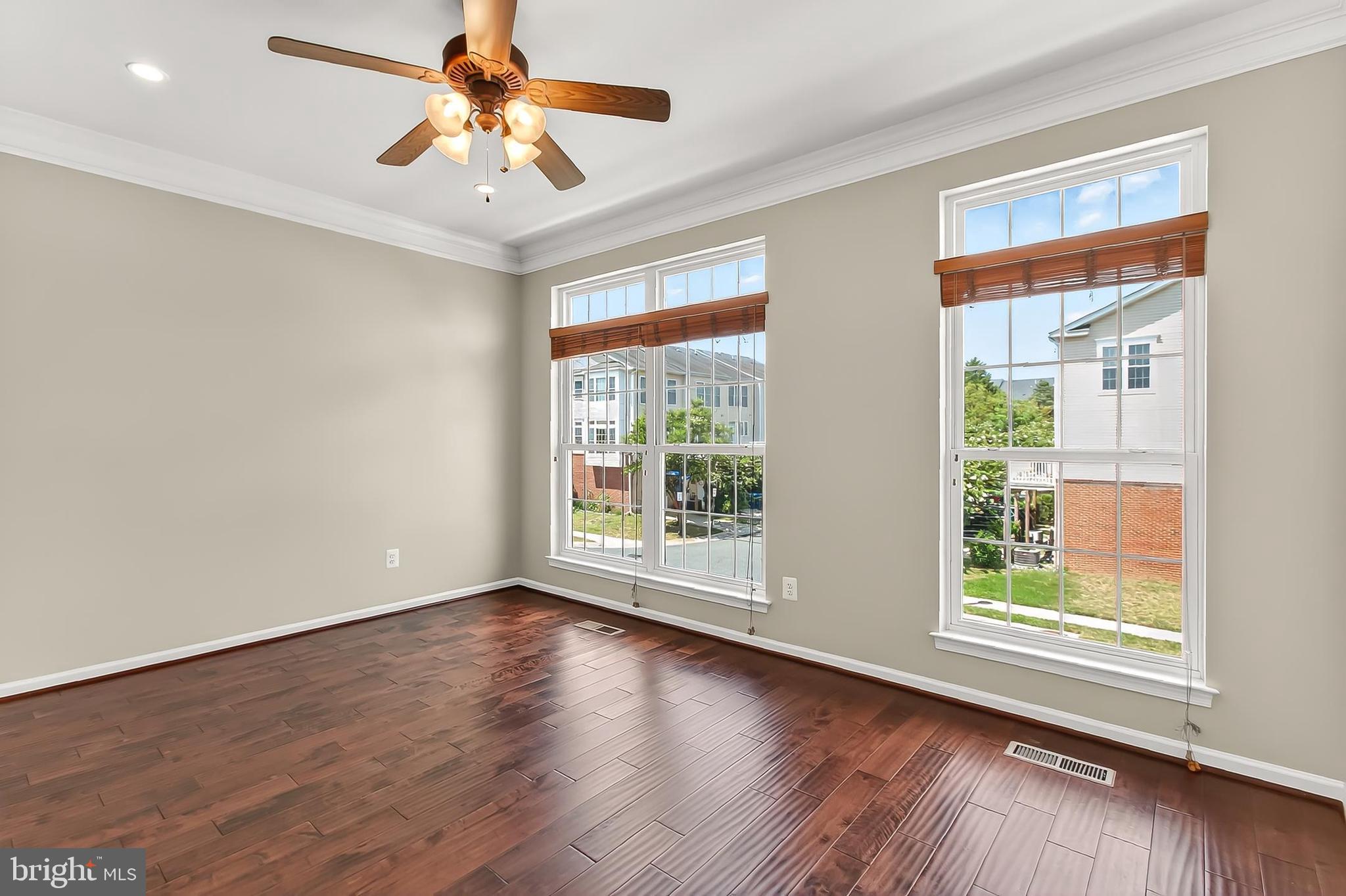 SOUTH RIDING - Residential Lease