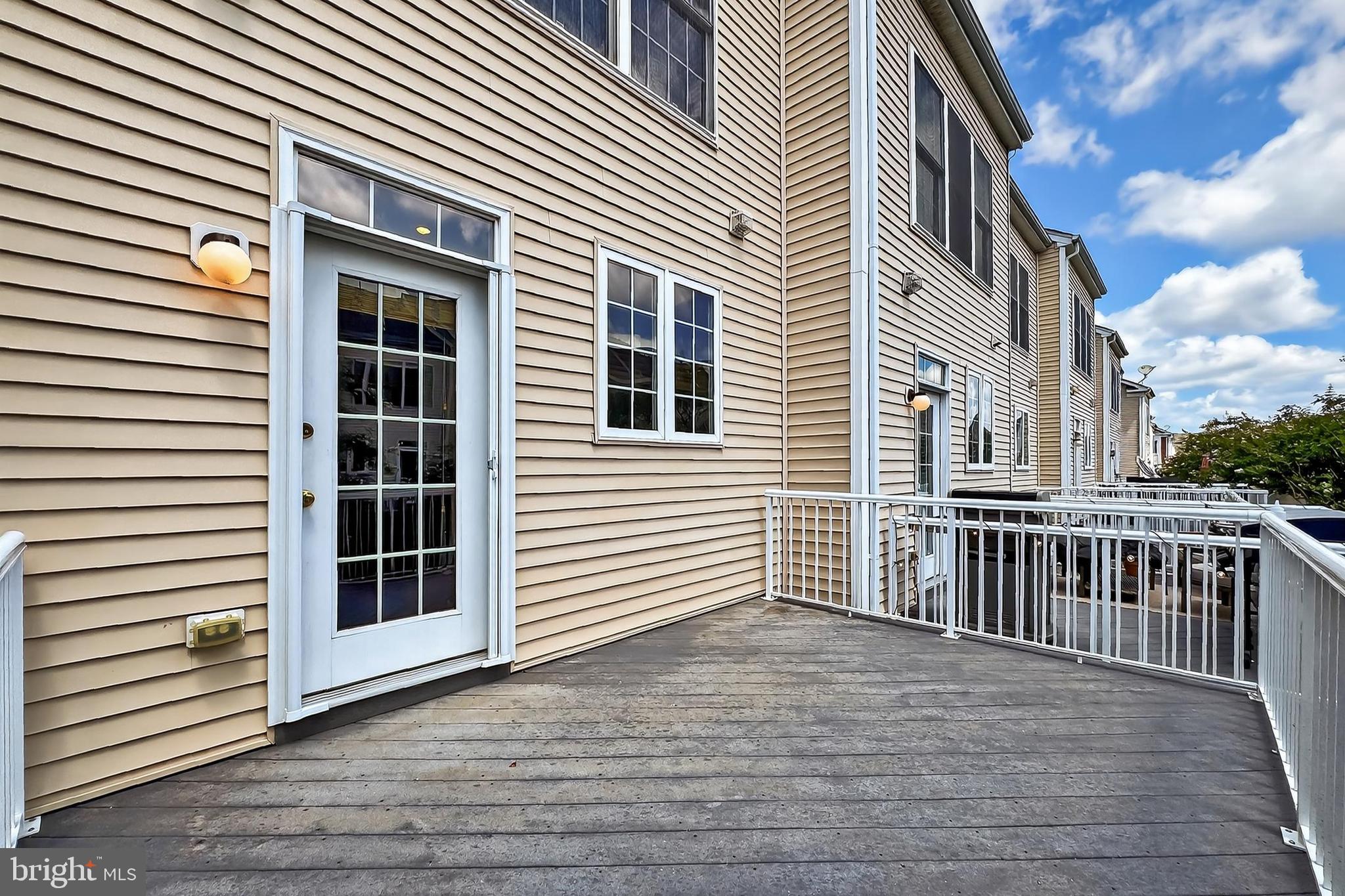 SOUTH RIDING - Residential Lease