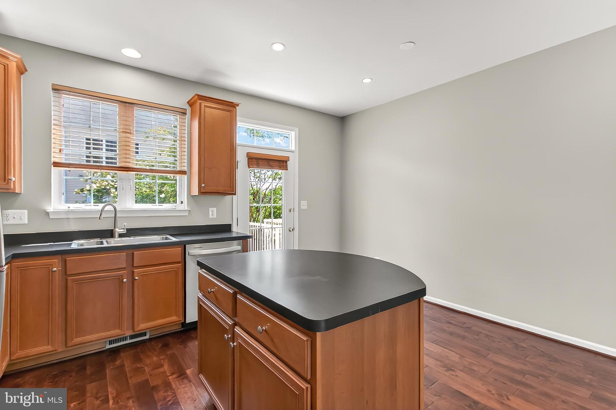 SOUTH RIDING - Residential Lease