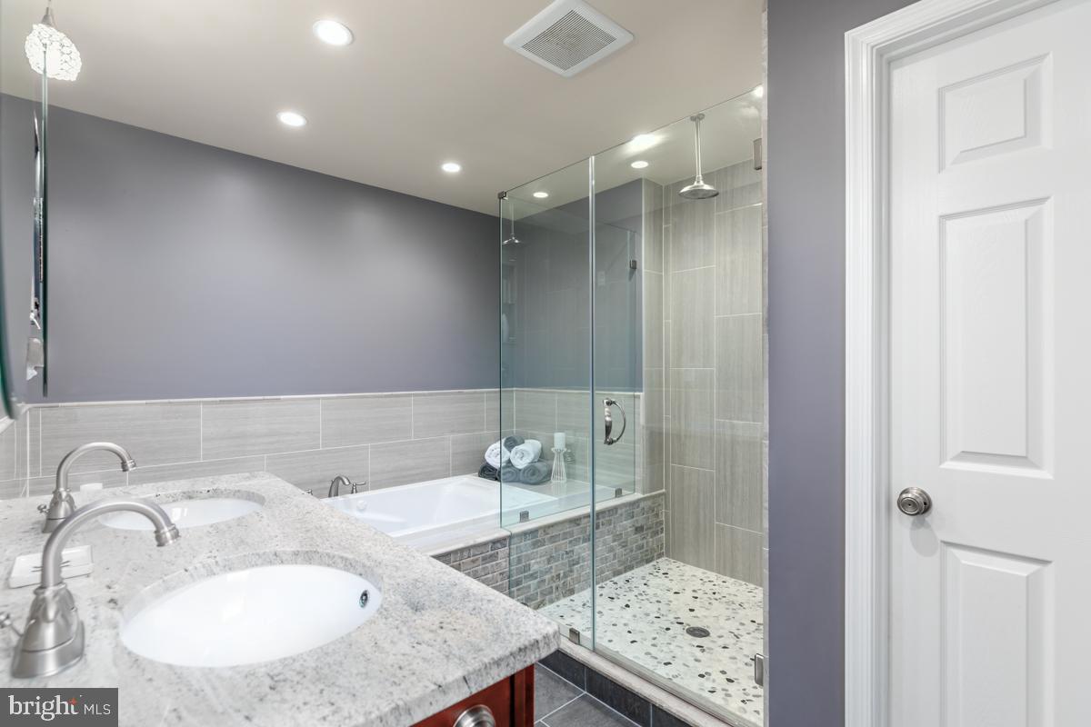 LIBERTY RUN - Residential