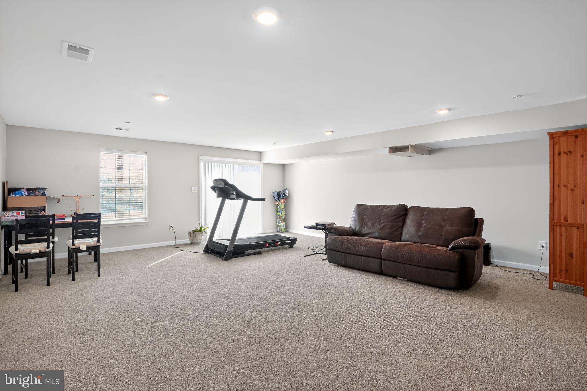 FOGELSVILLE - Residential