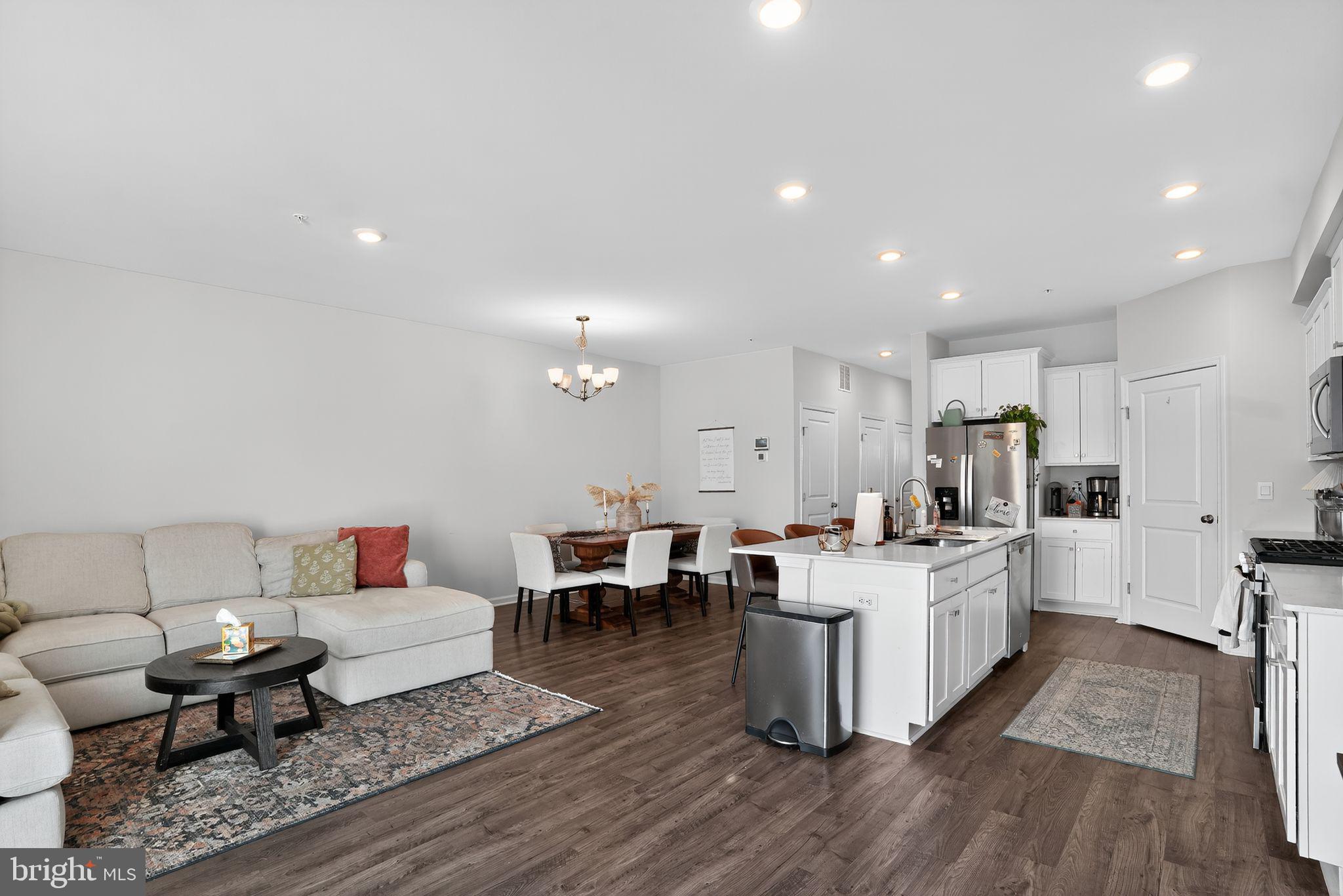 FOGELSVILLE - Residential