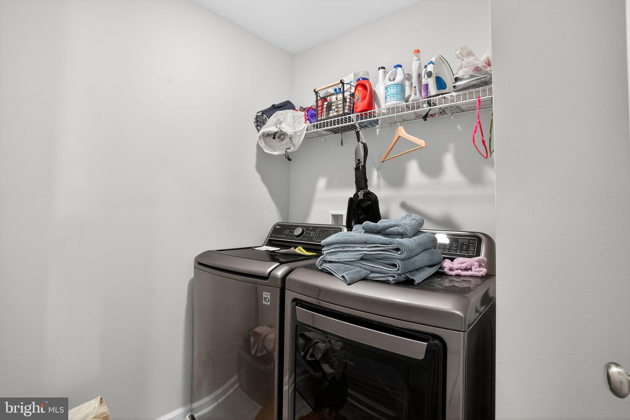 FOGELSVILLE - Residential