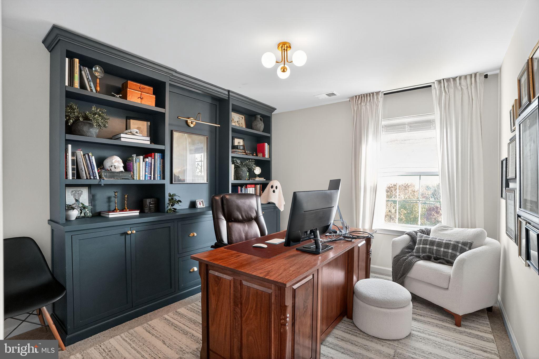 FOGELSVILLE - Residential