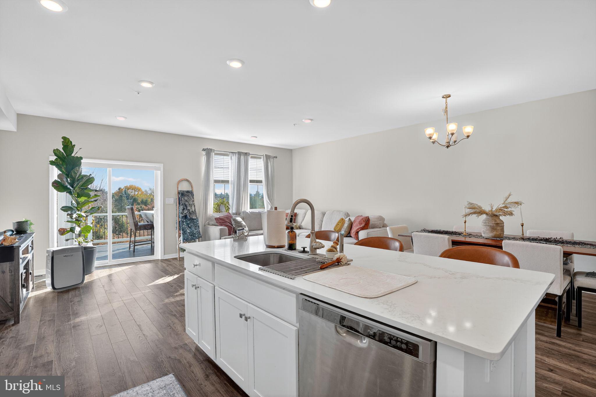 FOGELSVILLE - Residential