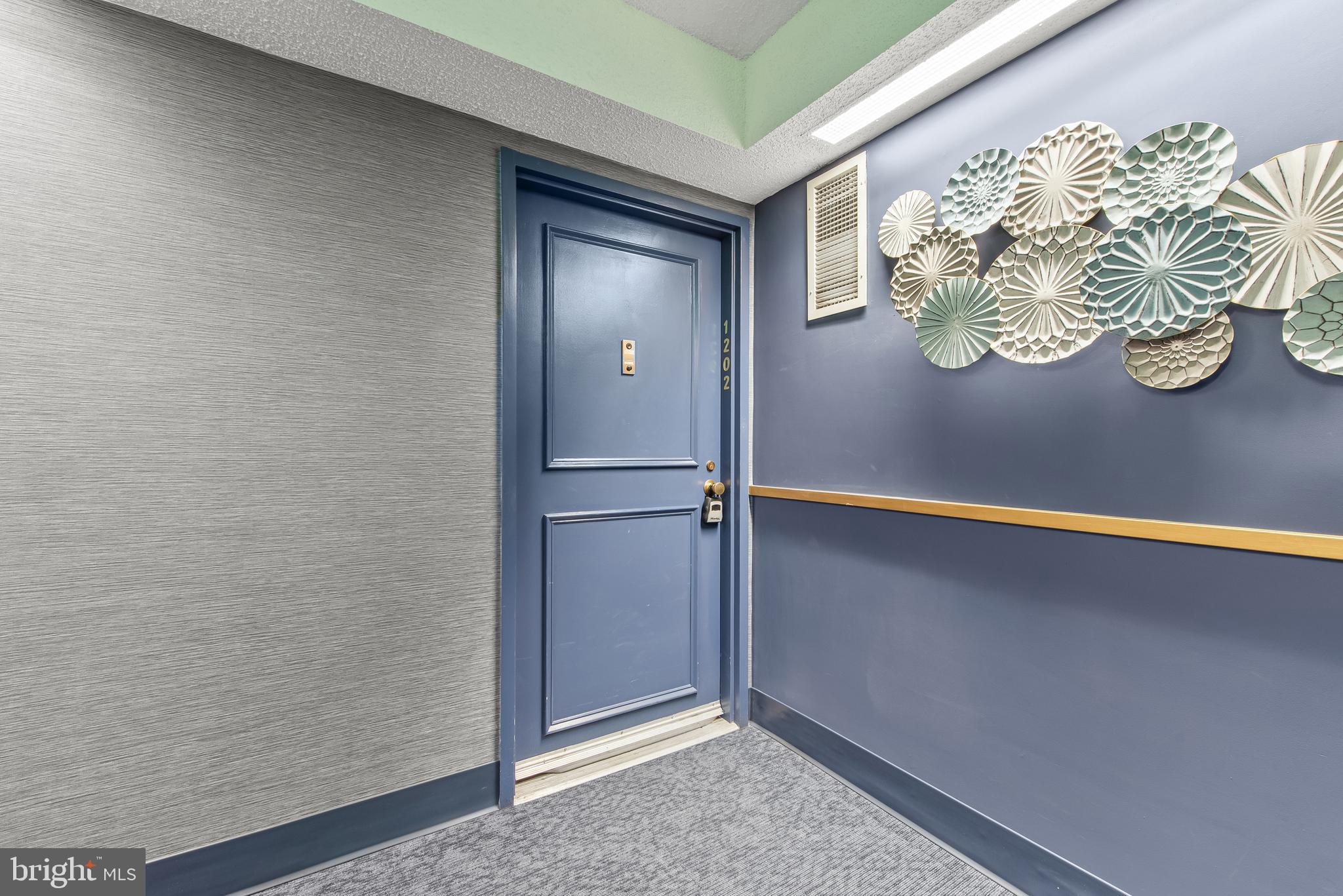 RIDGELY TOWSON CENTER - Residential