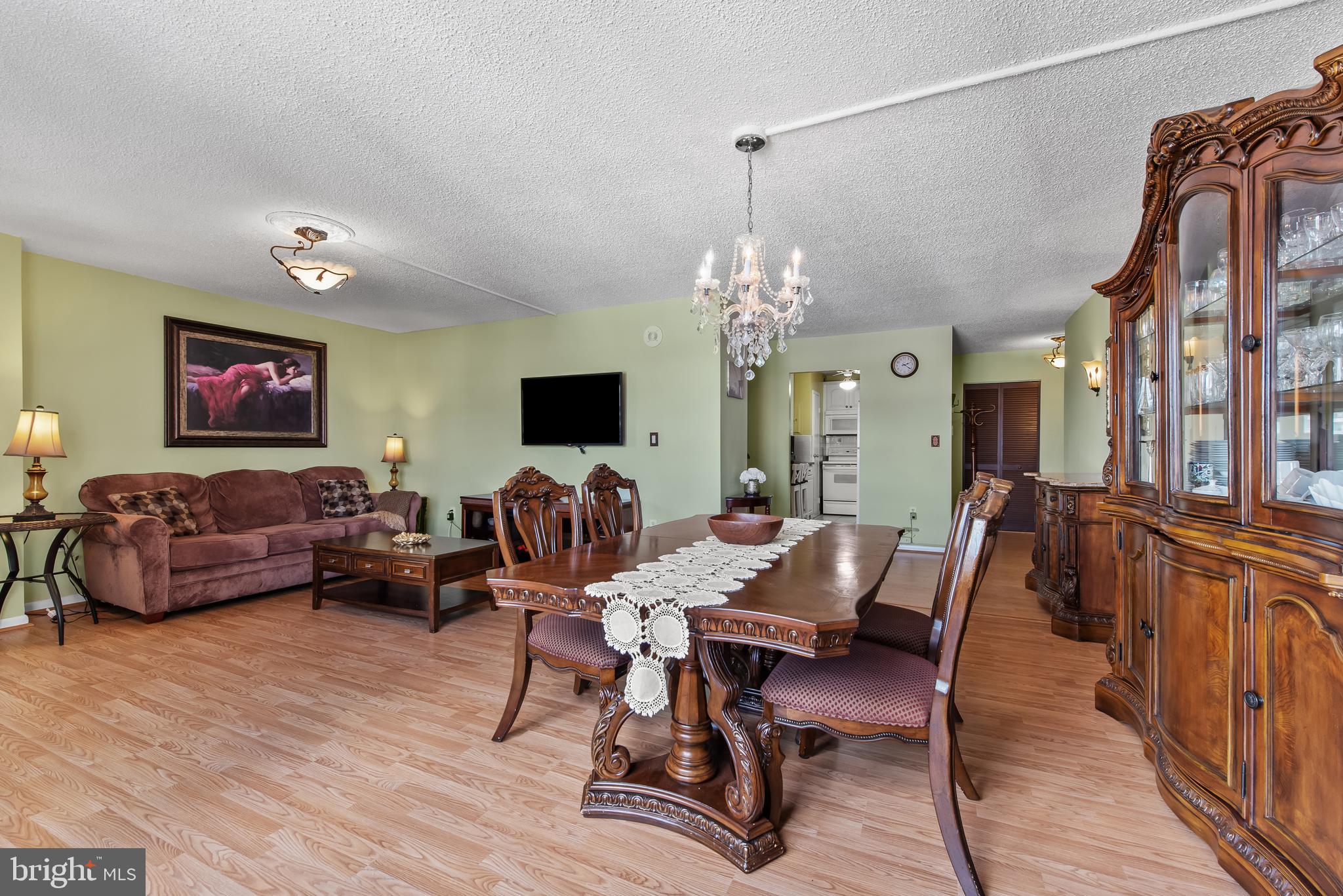 RIDGELY TOWSON CENTER - Residential