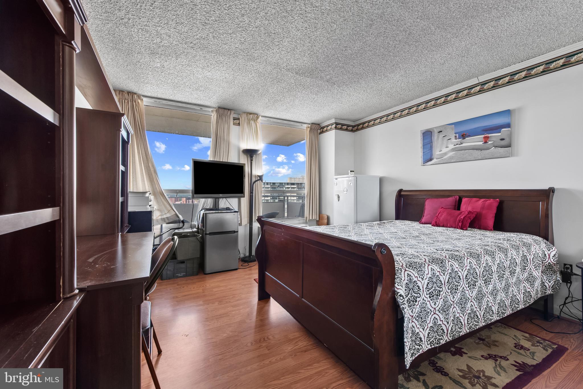 RIDGELY TOWSON CENTER - Residential