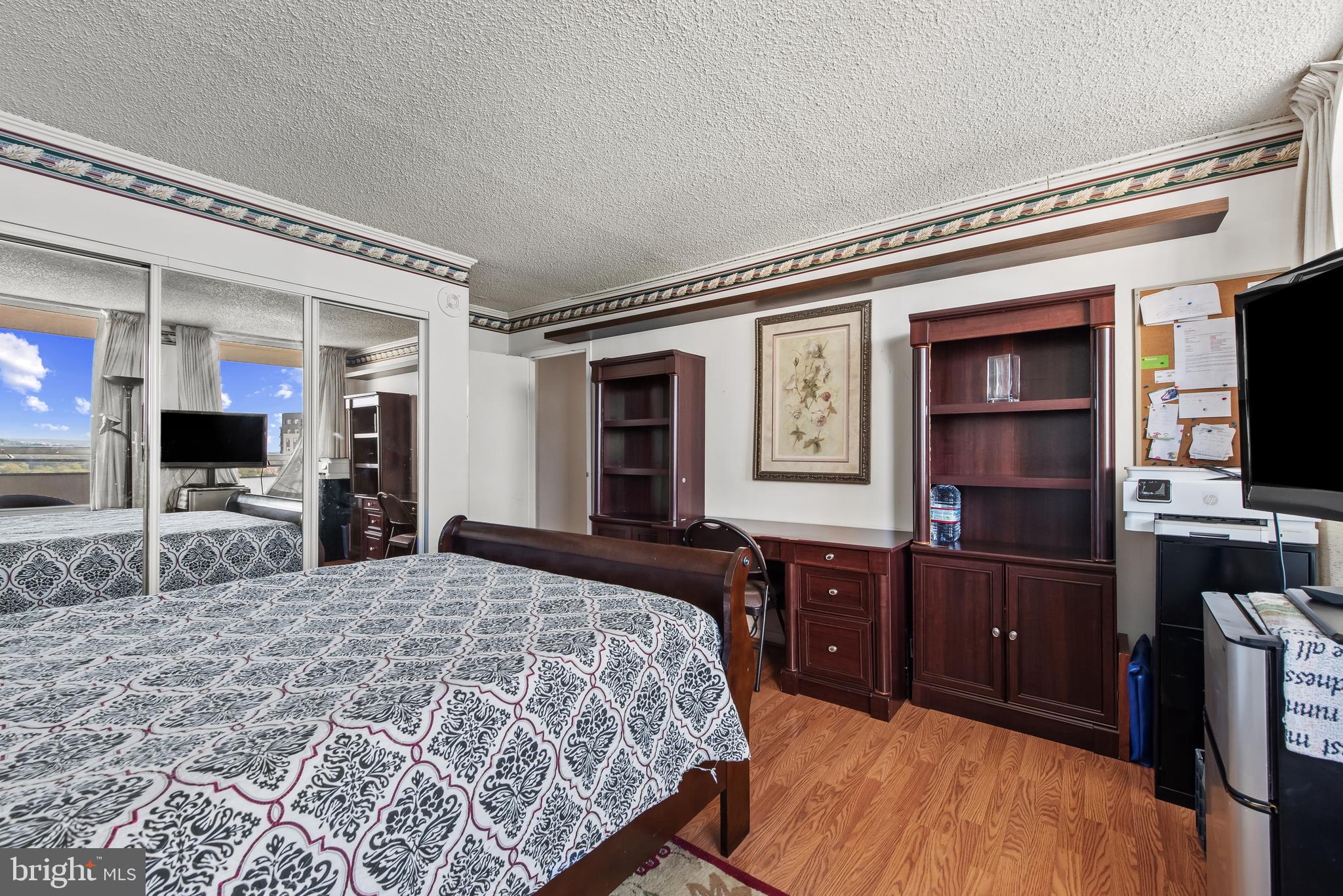 RIDGELY TOWSON CENTER - Residential