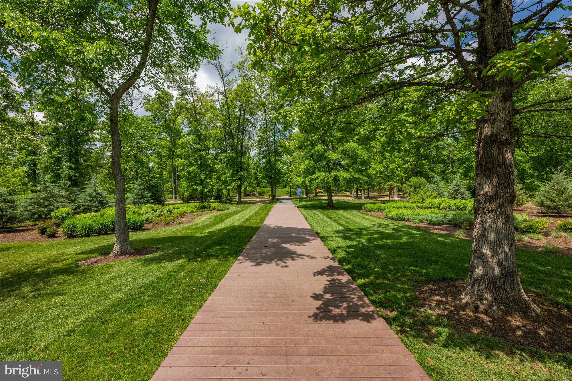 ONE LOUDOUN - Residential