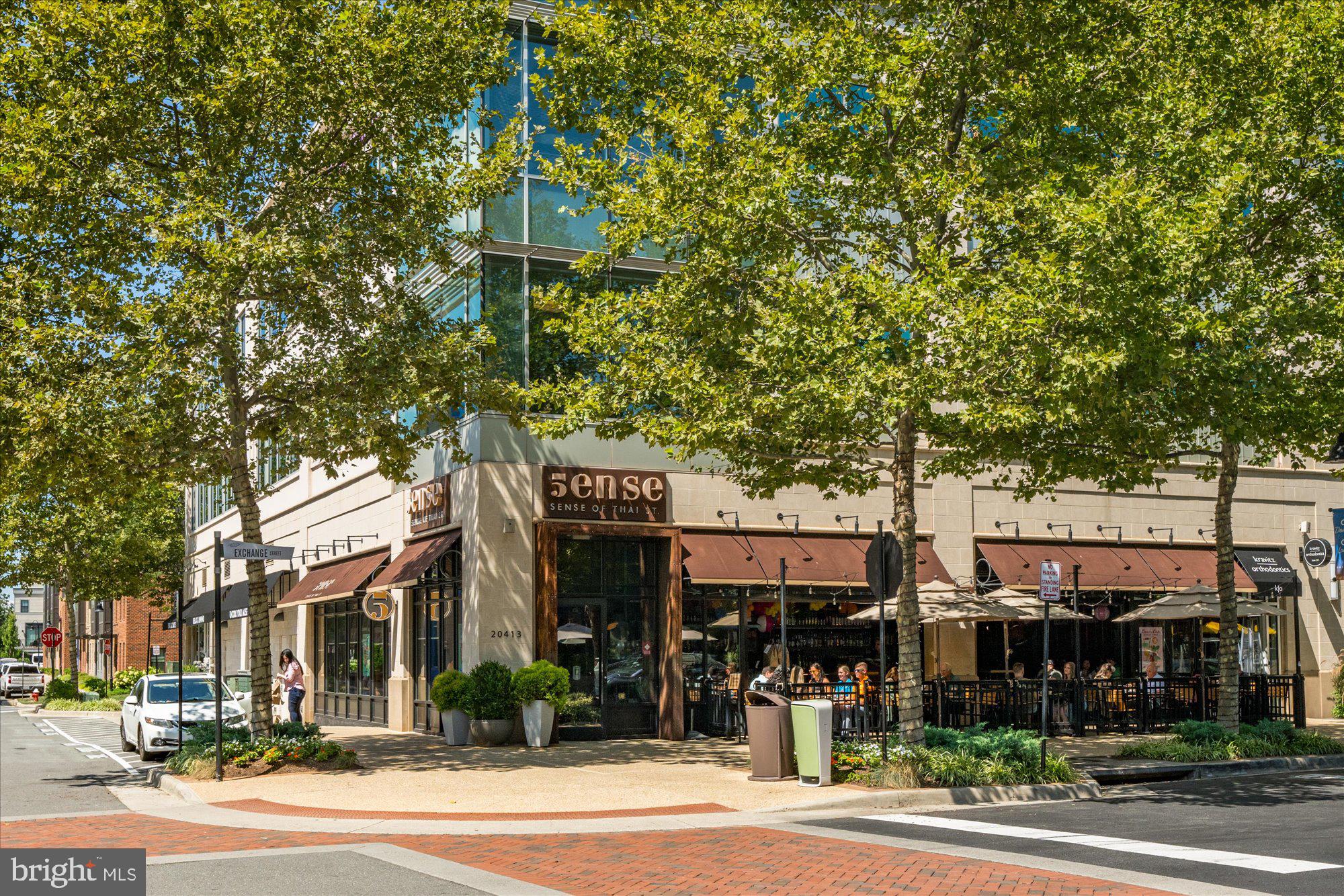 ONE LOUDOUN - Residential