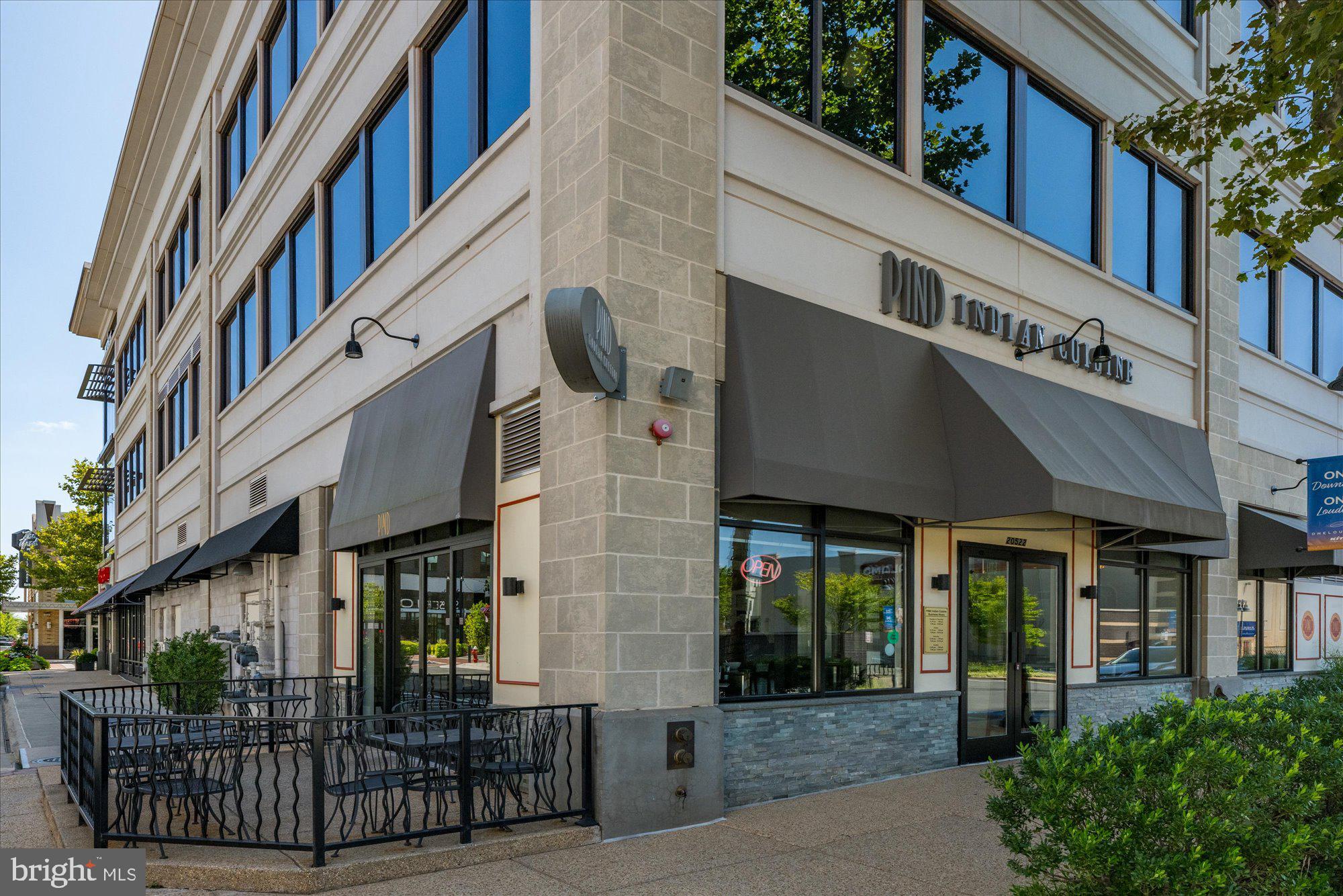 ONE LOUDOUN - Residential