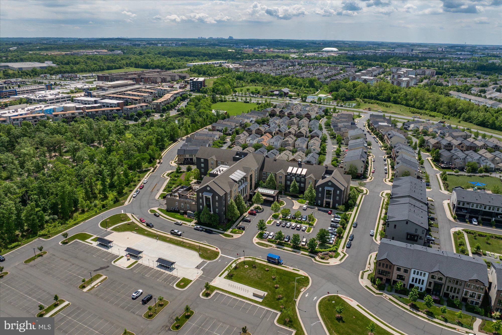 ONE LOUDOUN - Residential