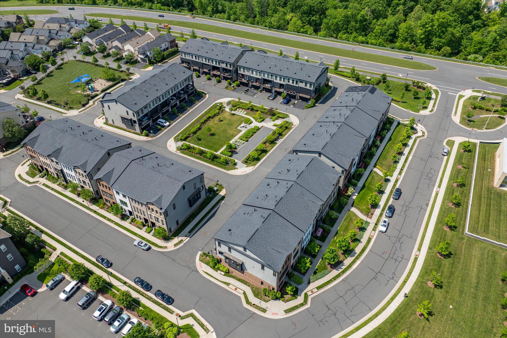 ONE LOUDOUN - Residential