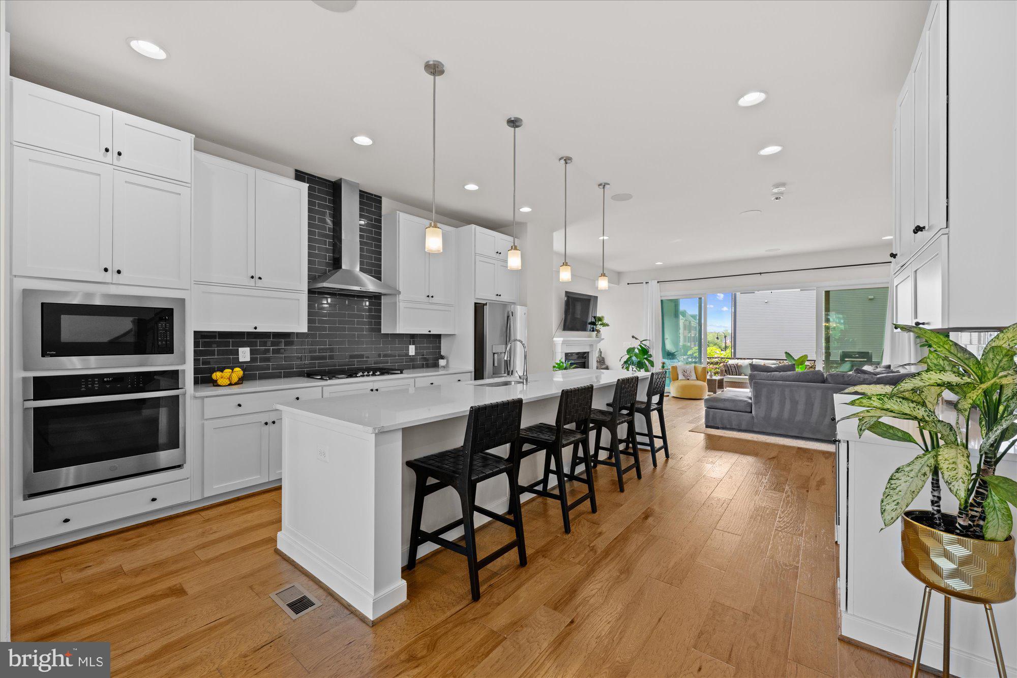 ONE LOUDOUN - Residential