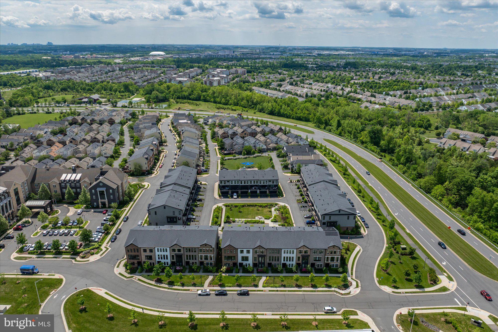 ONE LOUDOUN - Residential