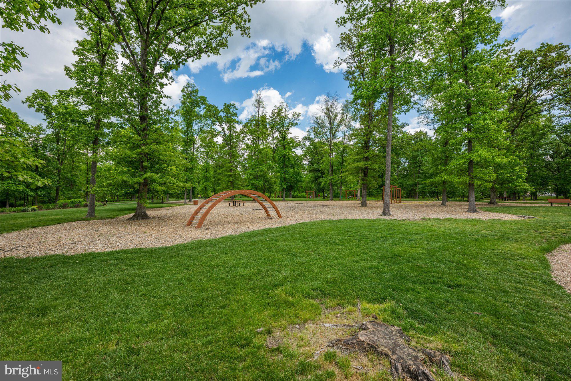 ONE LOUDOUN - Residential