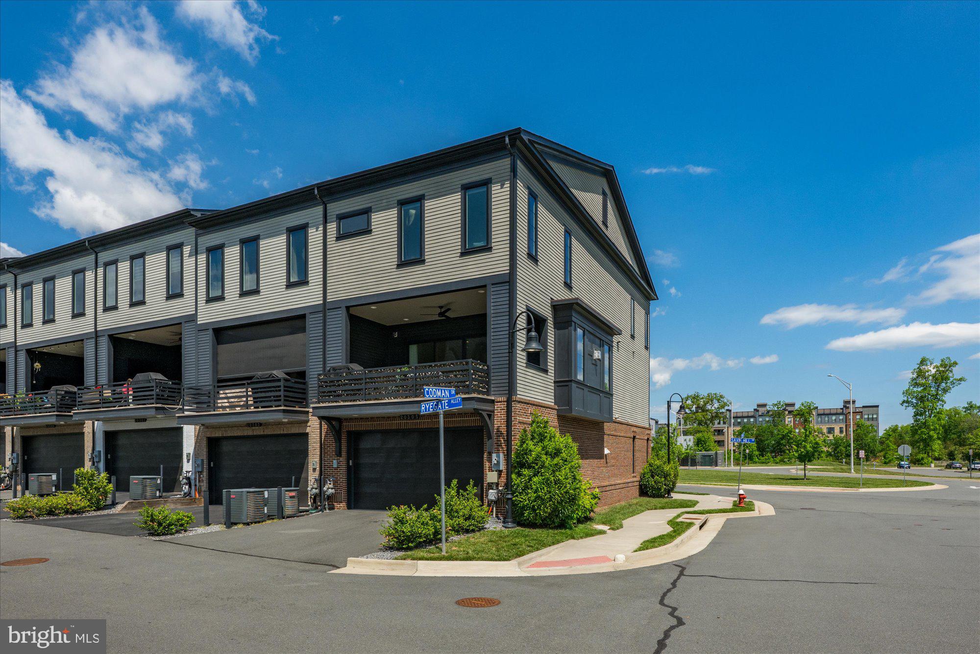 ONE LOUDOUN - Residential