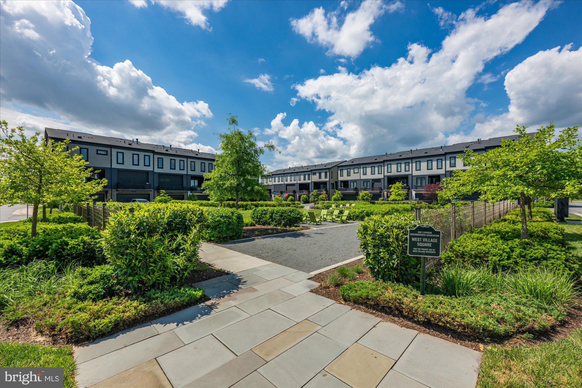 ONE LOUDOUN - Residential