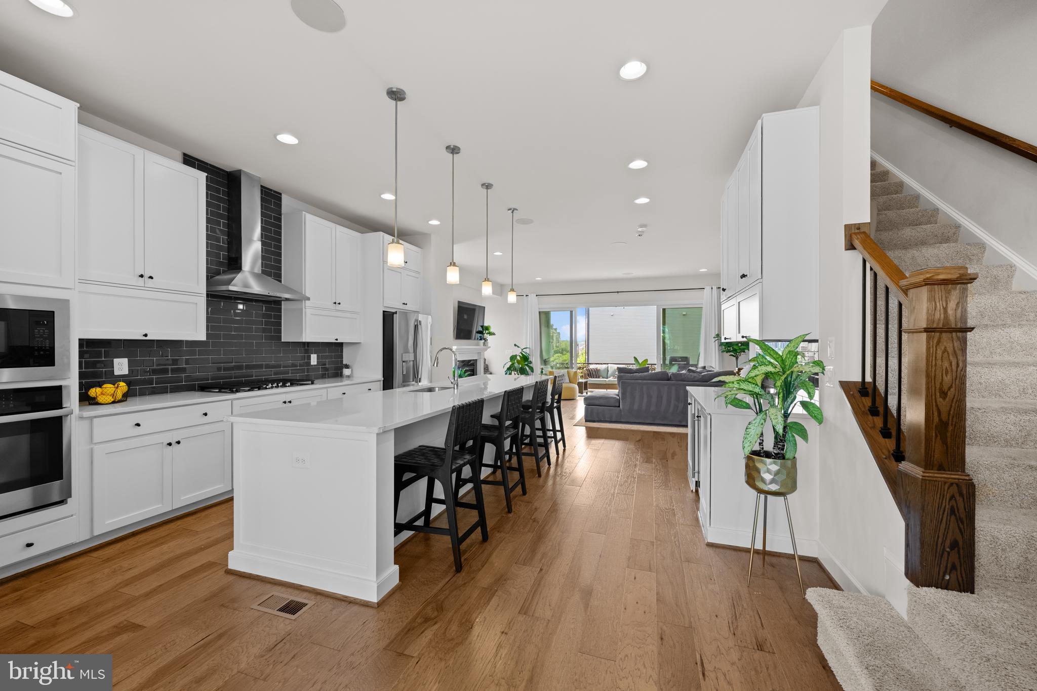 ONE LOUDOUN - Residential