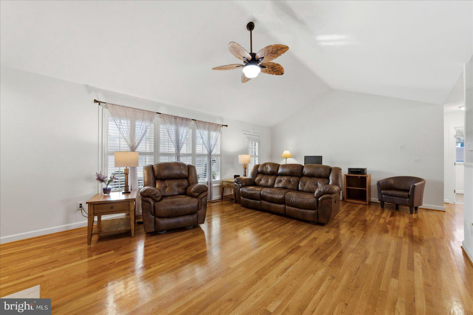 COUNTRY CLUB ESTATES - Residential