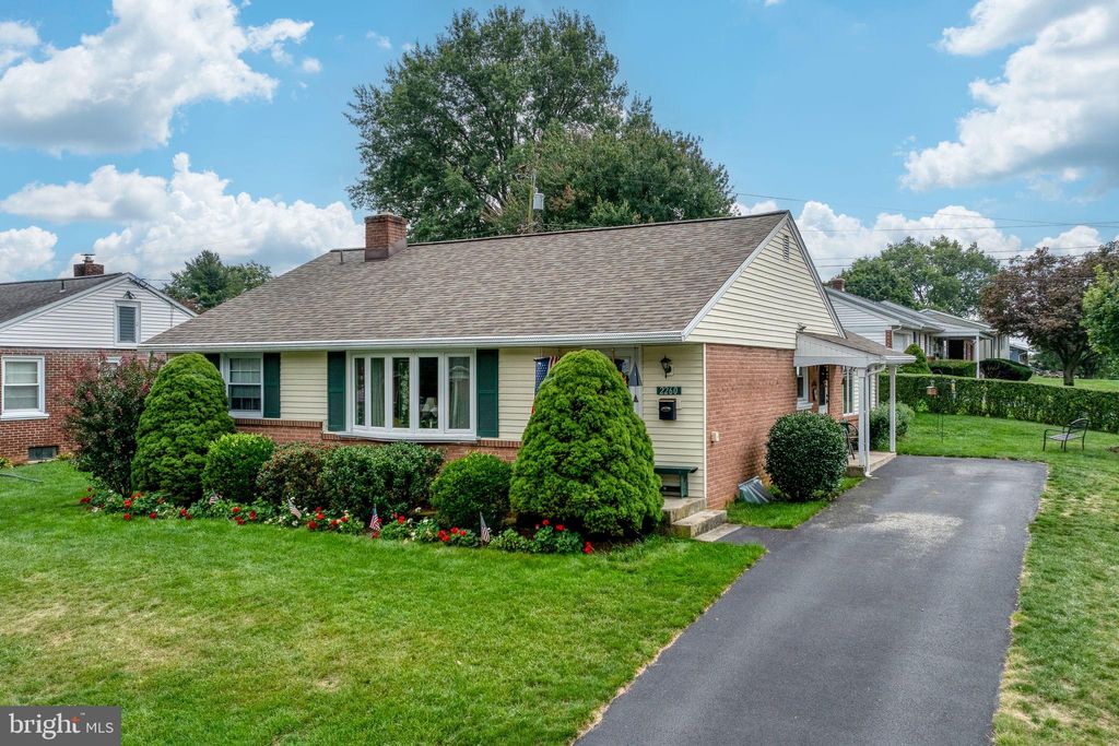 Photo of 2260 New Street, EAST PETERSBURG, PA 17520 (MLS # PALA2077072)