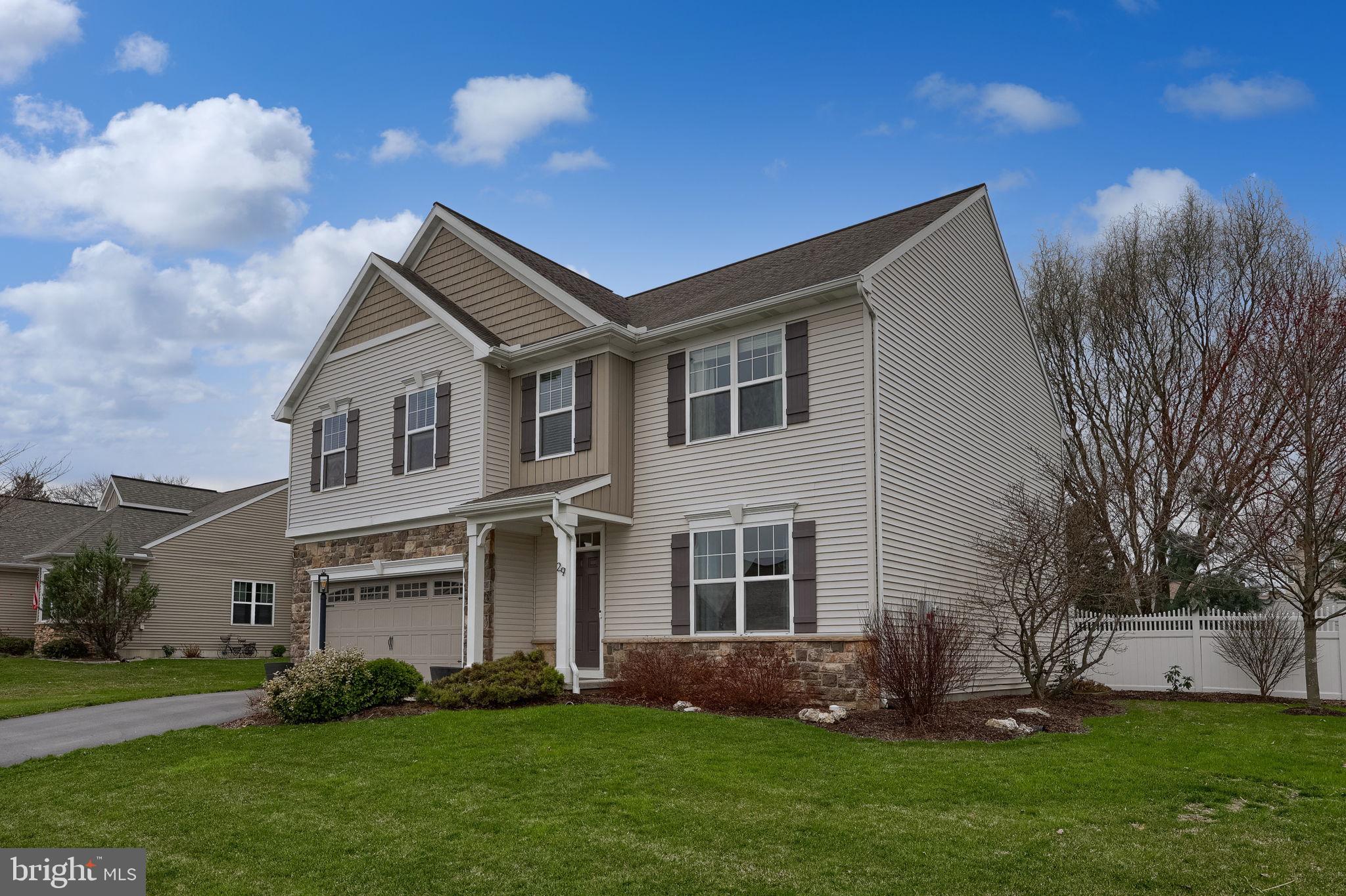 SUMMERLYN GREEN - Residential