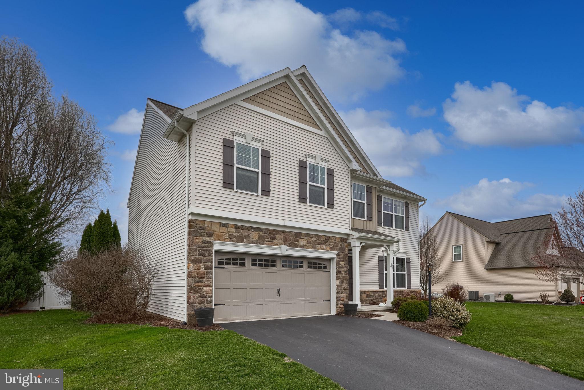 SUMMERLYN GREEN - Residential