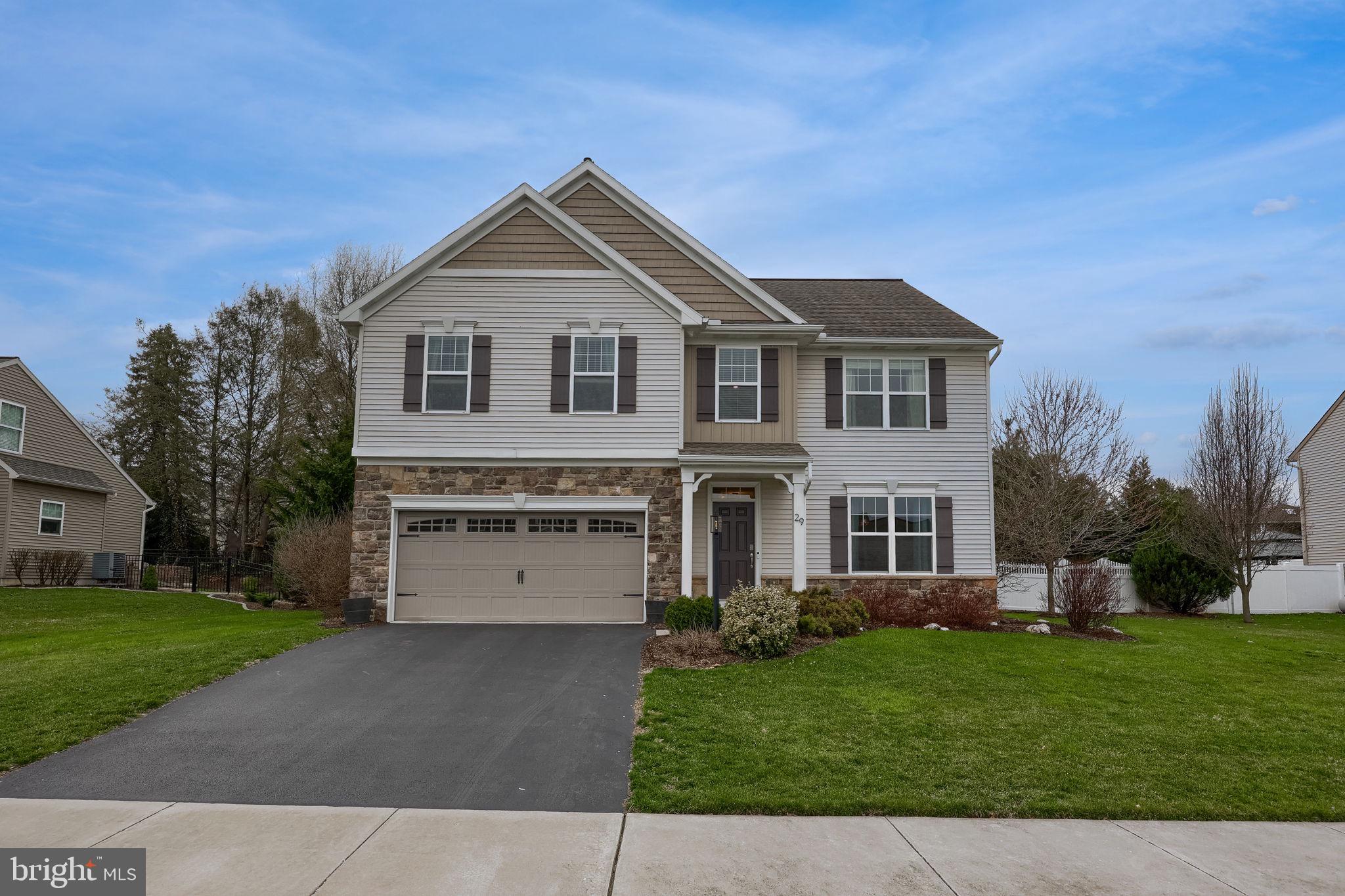 SUMMERLYN GREEN - Residential