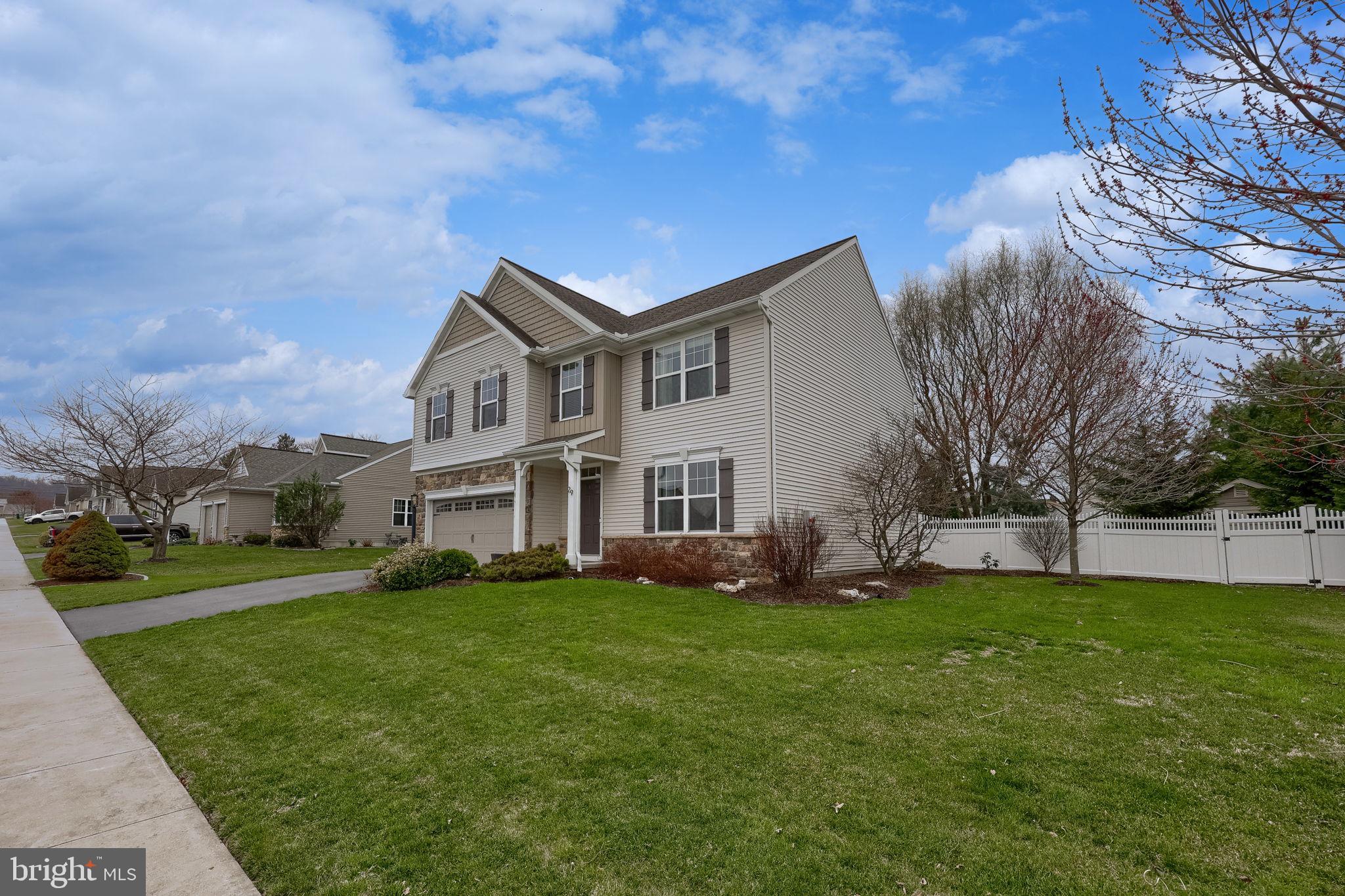 SUMMERLYN GREEN - Residential