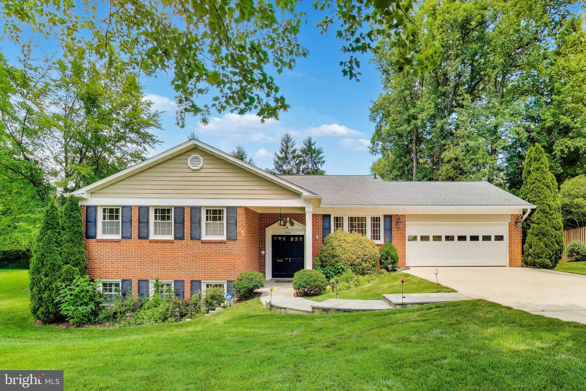 3300 CLEARWOOD COURT