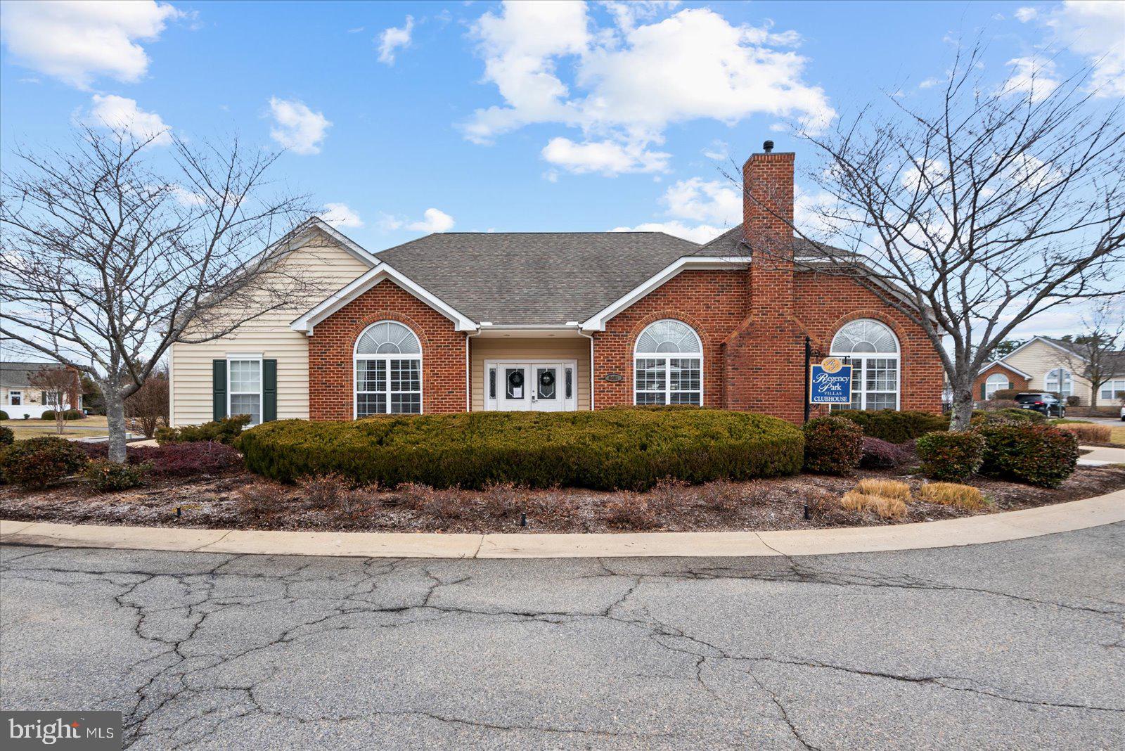 REGENCY PARK VILLAS - Residential