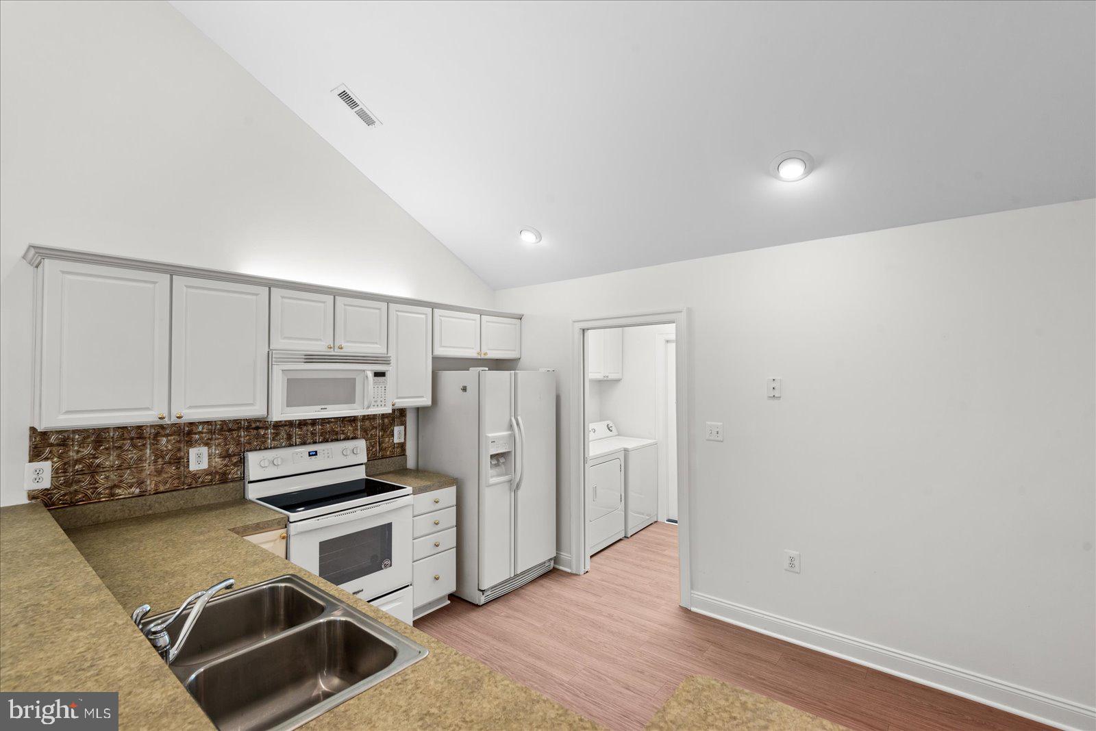 REGENCY PARK VILLAS - Residential