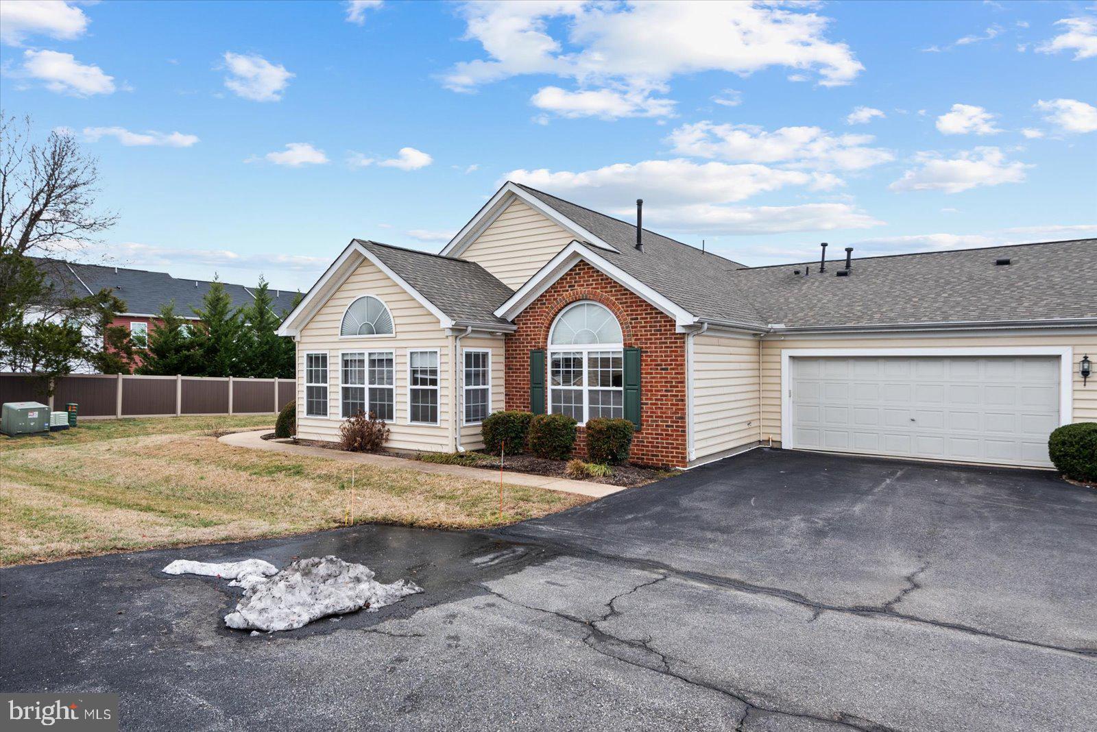 REGENCY PARK VILLAS - Residential