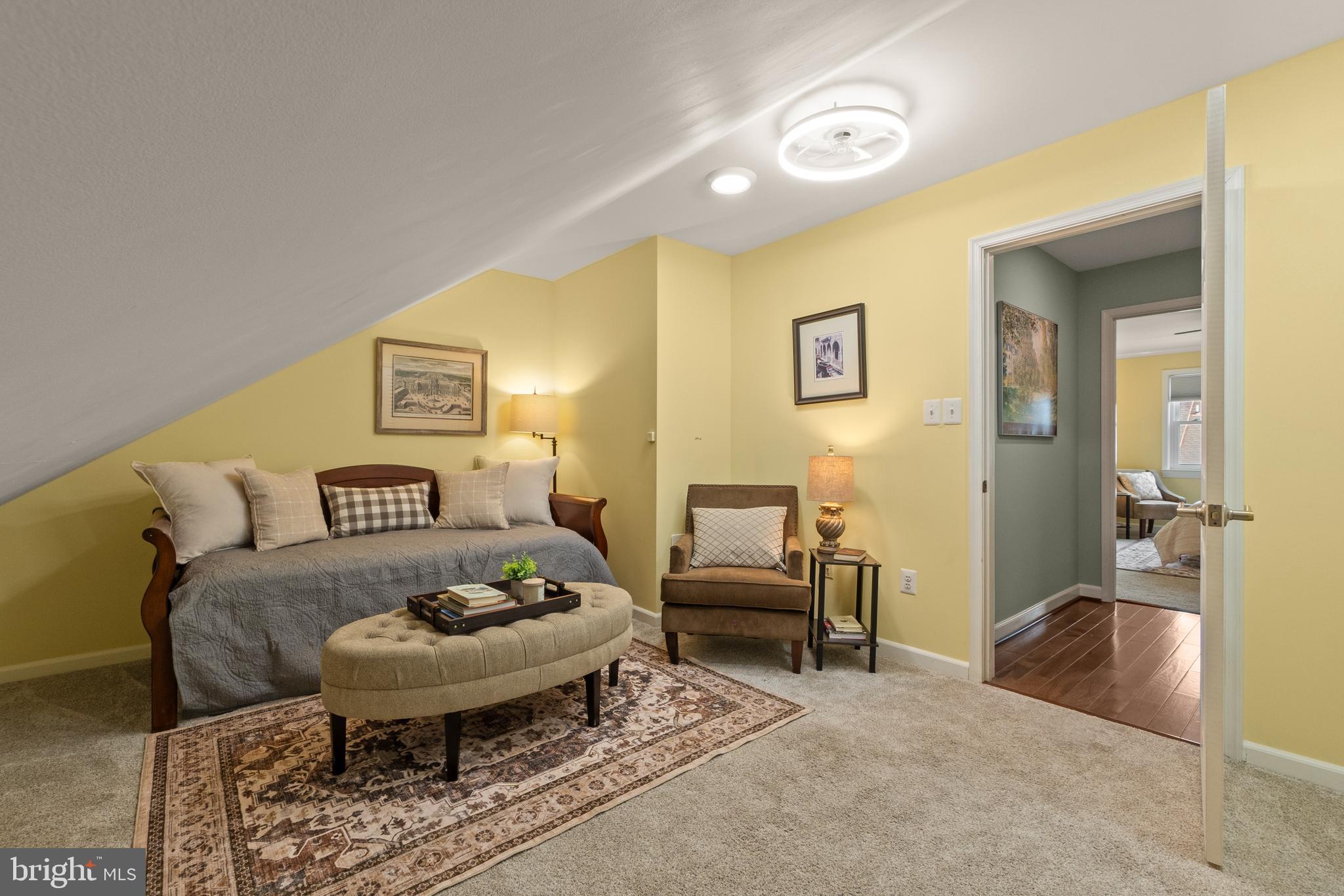 LANDMARK MEWS - Residential