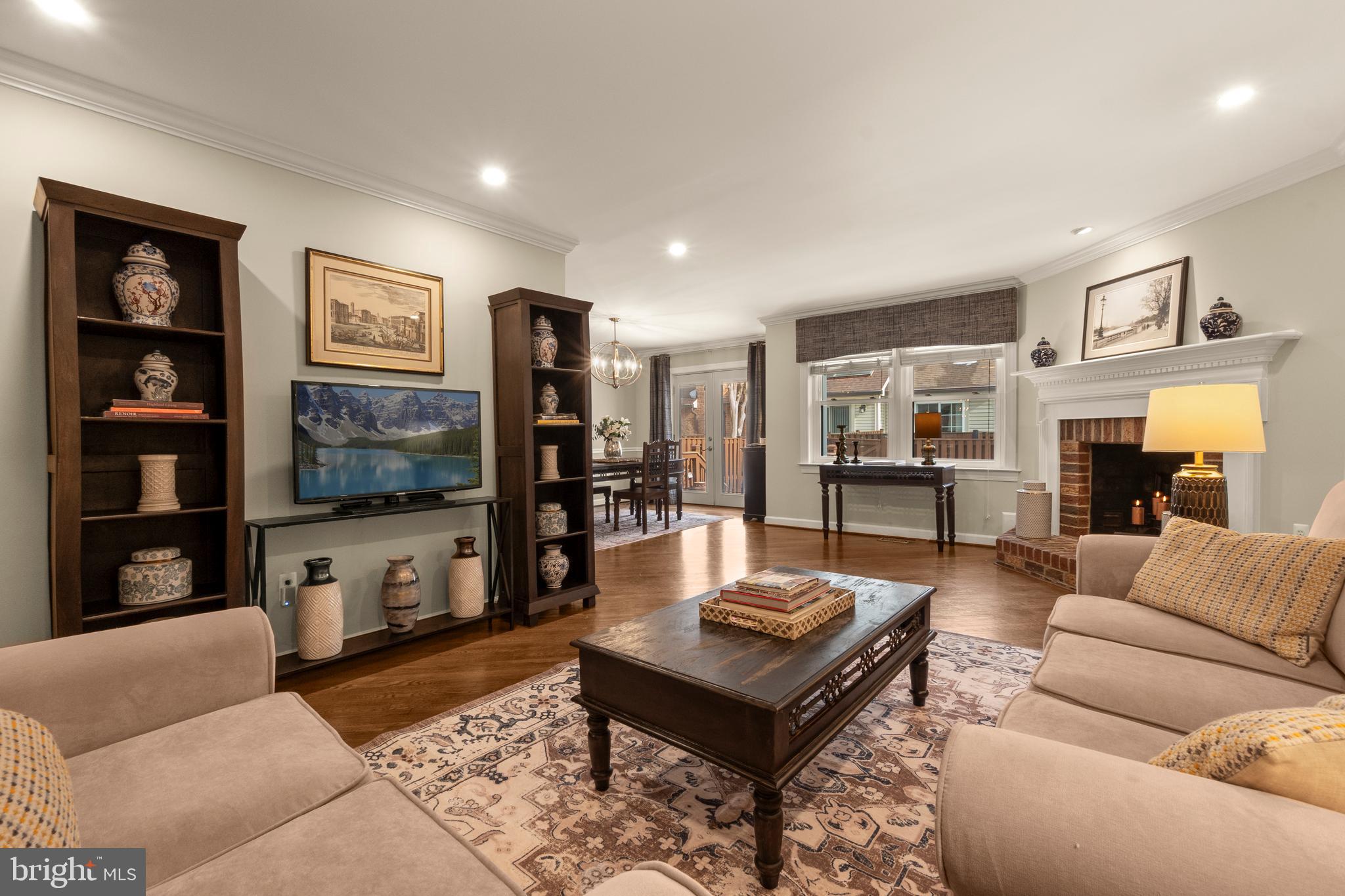 LANDMARK MEWS - Residential