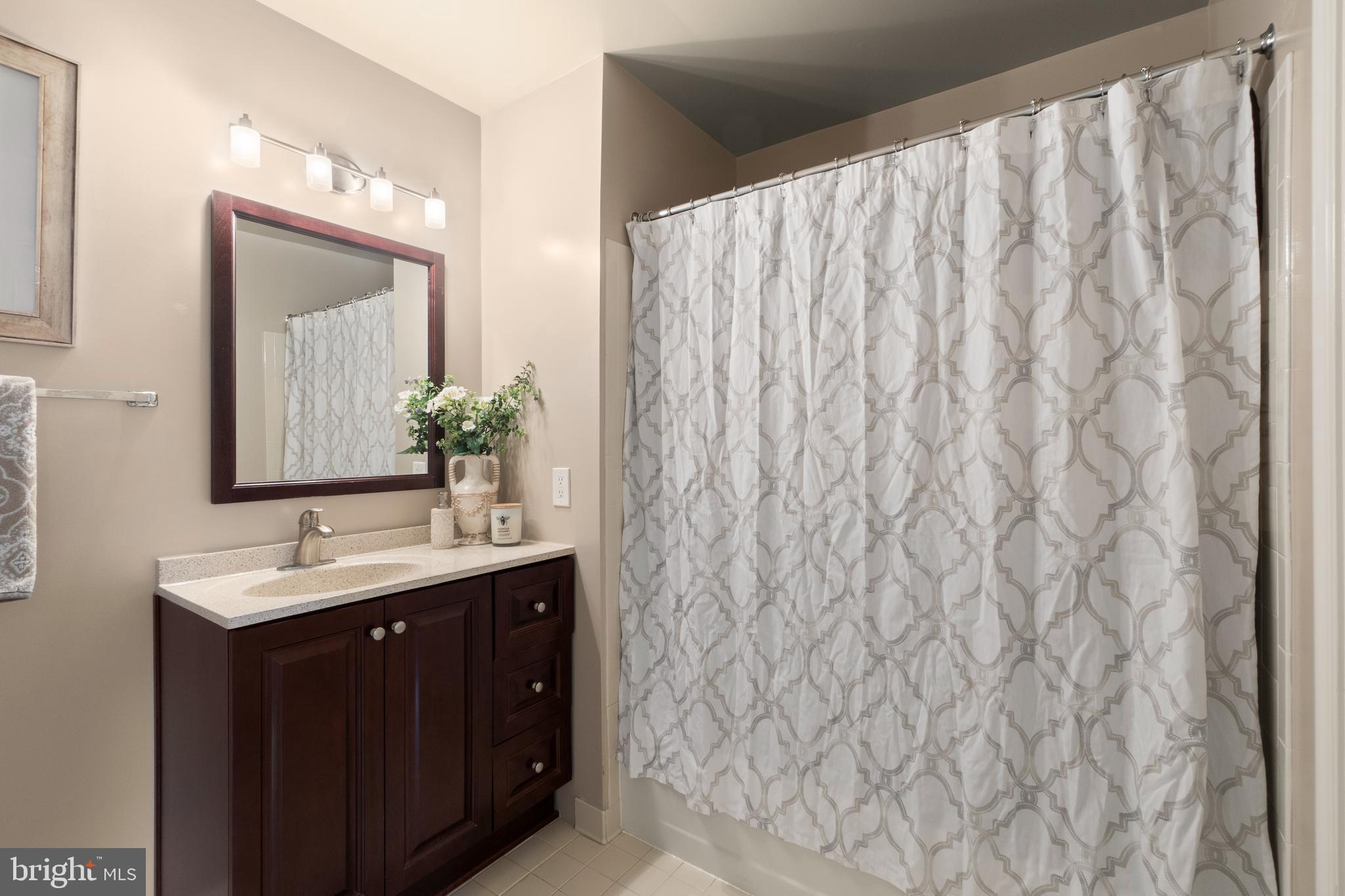 LANDMARK MEWS - Residential