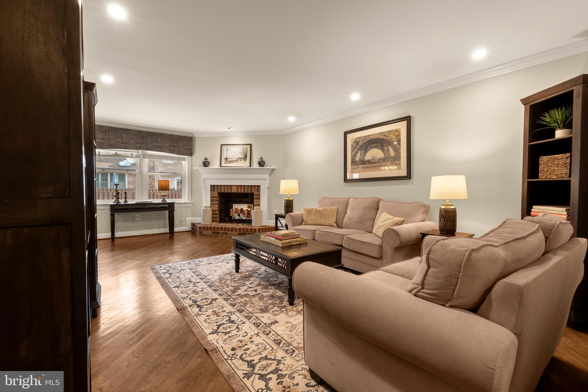 LANDMARK MEWS - Residential