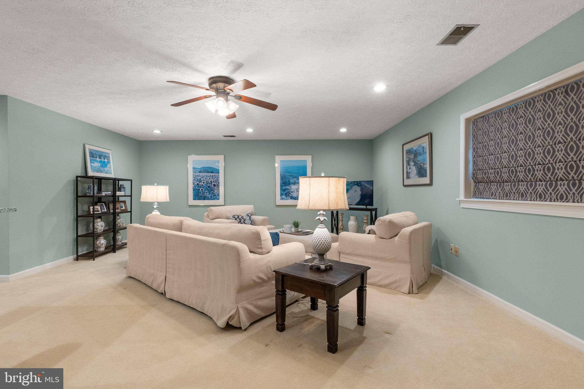 LANDMARK MEWS - Residential