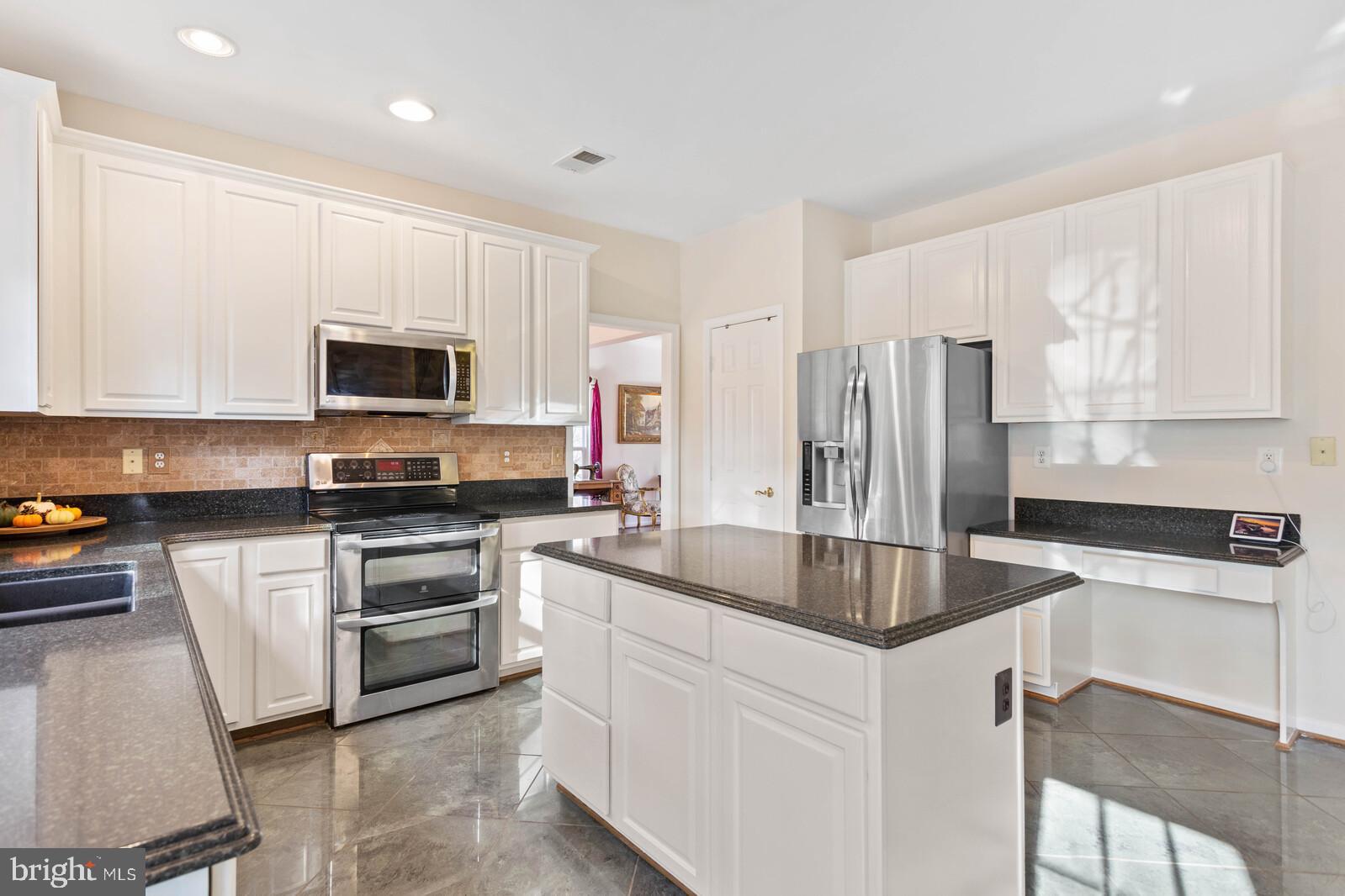 LOCUST GROVE - Residential