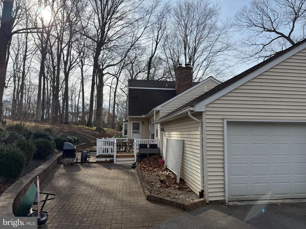 Photo of 5518 E Timberview Ct E, WILMINGTON, DE 19808 (MLS # DENC2095308)