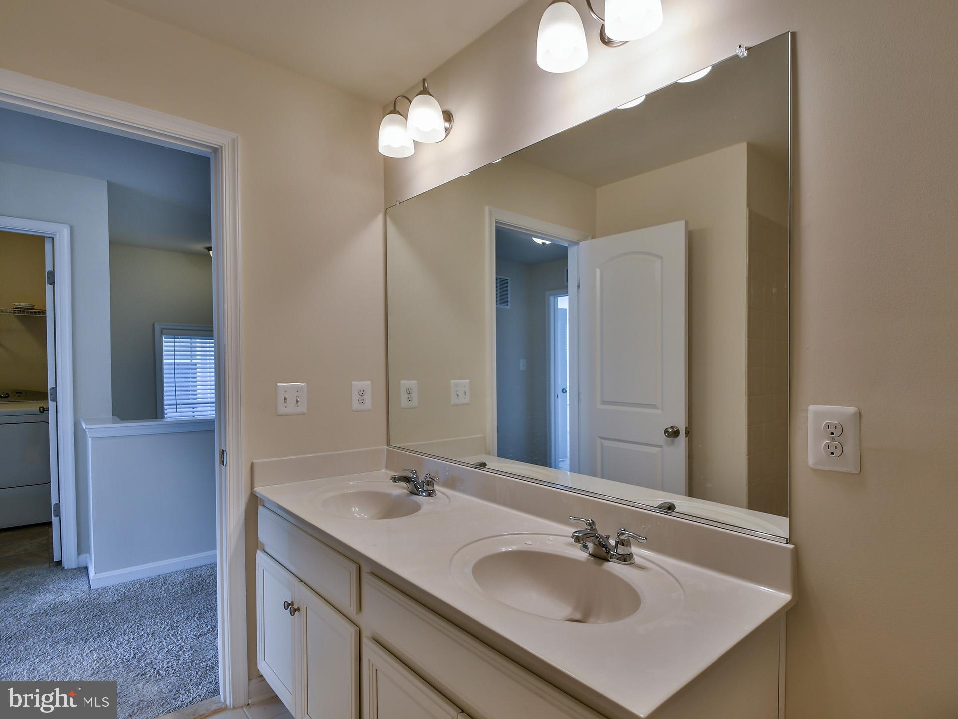 WOODMORE TOWNE CENTRE - Residential Lease